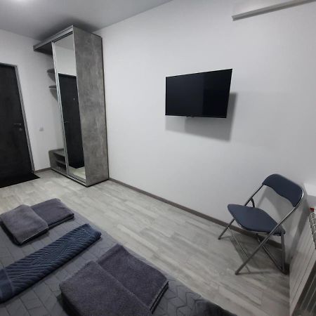 Посуточно Мини-Студия Метро Минская Киев Ngoại thất bức ảnh